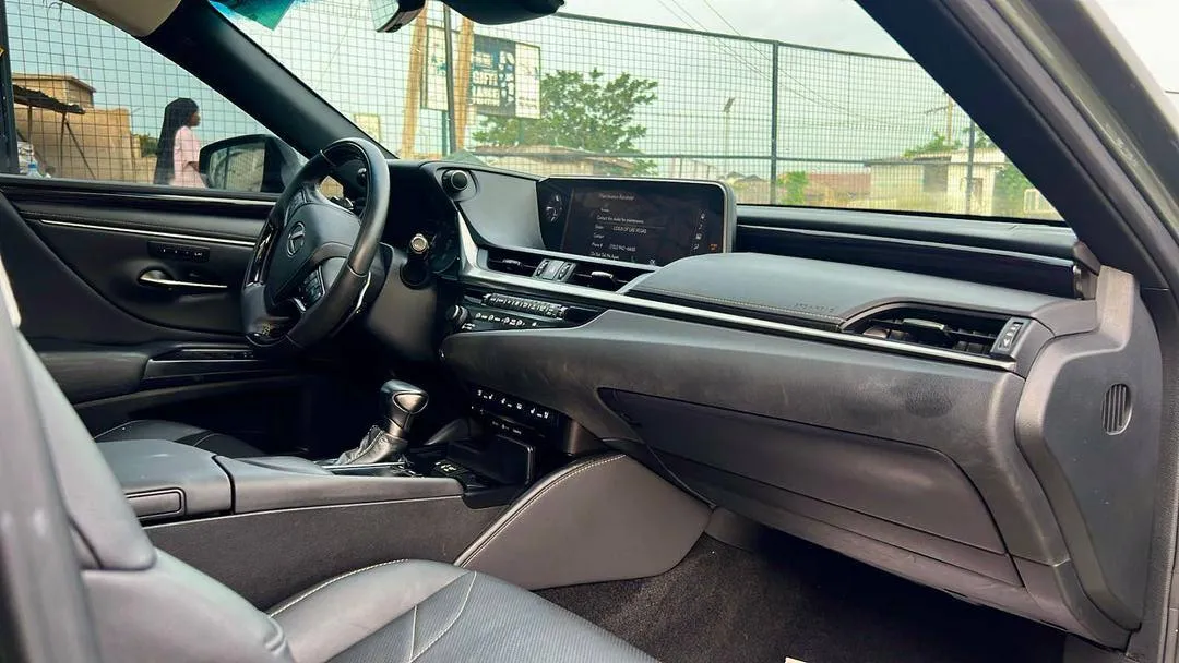Lexus TX 350